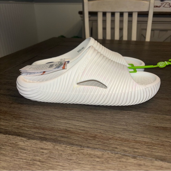 Crocs Sandals M7/W9 NWT - Picture 8 of 10